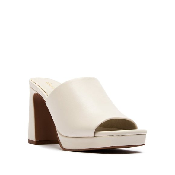 ⚡FINAL SALE! Off White Vegan Leather Mule Heels - Picture 3 of 6